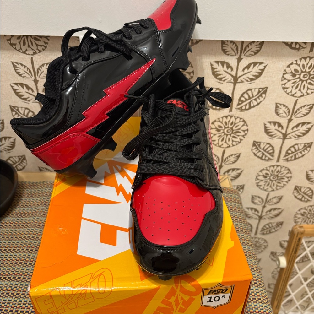 Black & Red Men's Athletic Cleats with Lightning Accent